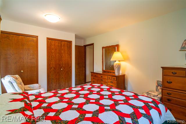 Builiding view thirty nine for 5097 Collington, Troy, MI. 48098