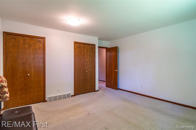 Builiding view thirty seven for 5097 Collington, Troy, MI. 48098