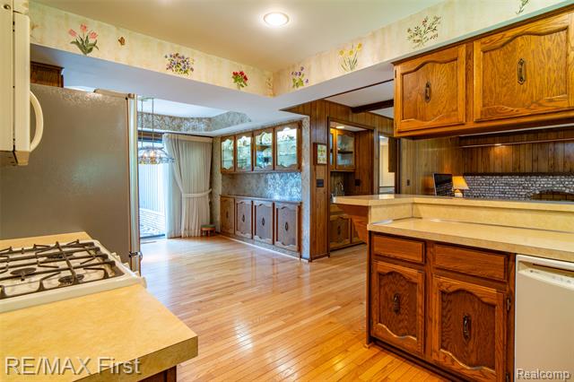 Builiding view thirty for 5097 Collington, Troy, MI. 48098