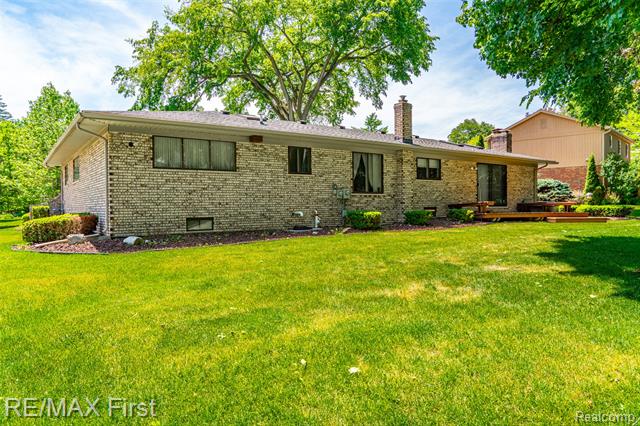 Builiding view twelve for 5097 Collington, Troy, MI. 48098