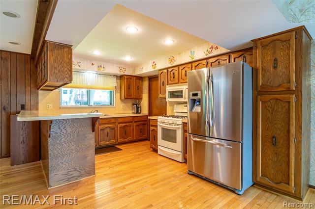 Builiding view twenty eight for 5097 Collington, Troy, MI. 48098