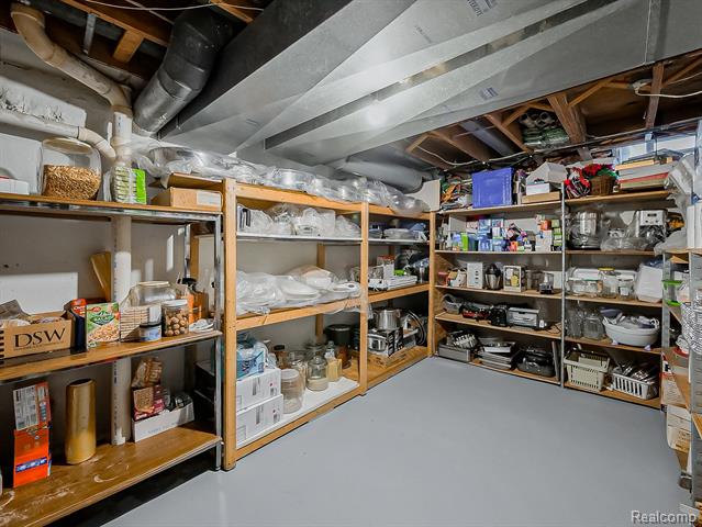 Builiding view forty one for 5152 Bayside, Troy, MI. 48098