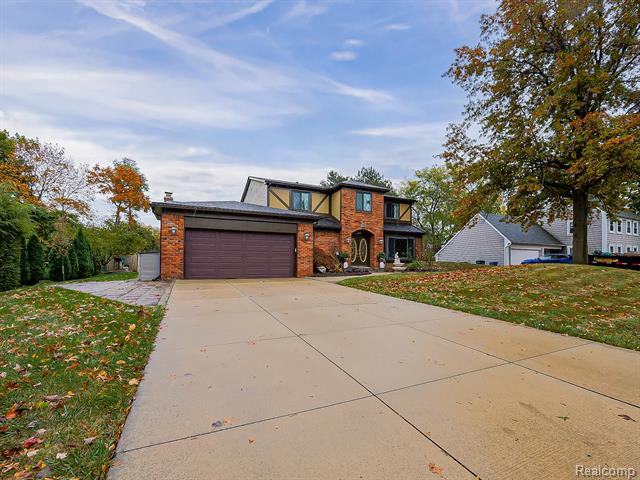 Builiding view forty seven for 5152 Bayside, Troy, MI. 48098