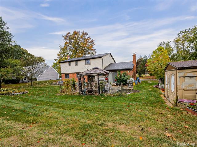 Builiding view forty six for 5152 Bayside, Troy, MI. 48098