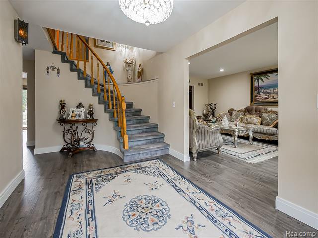 Builiding view four for 5152 Bayside, Troy, MI. 48098