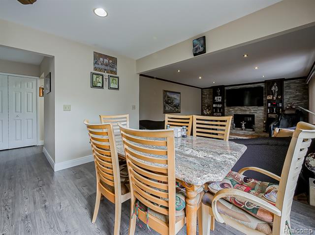 Builiding view fourteen for 5152 Bayside, Troy, MI. 48098