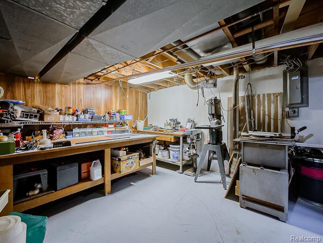 Builiding view thirty nine for 5152 Bayside, Troy, MI. 48098