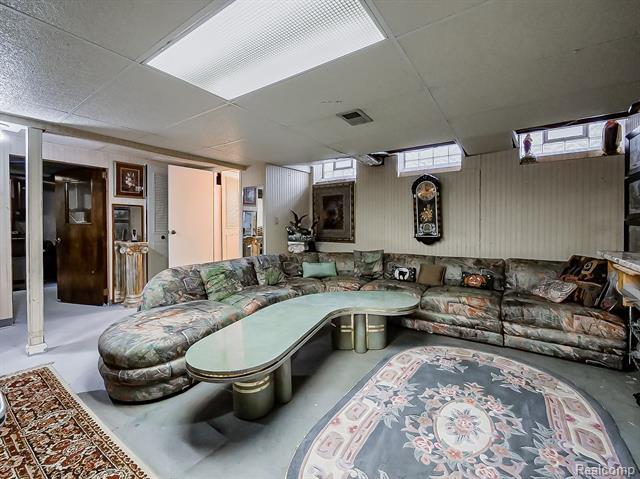 Builiding view thirty seven for 5152 Bayside, Troy, MI. 48098