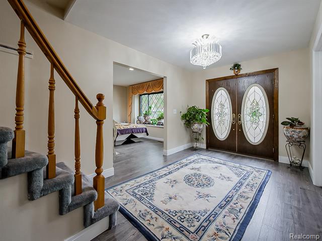 Builiding view three for 5152 Bayside, Troy, MI. 48098