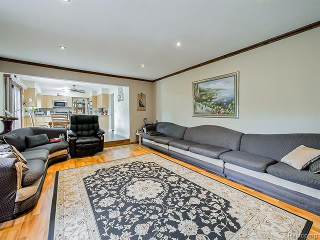 Builiding view twenty for 5152 Bayside, Troy, MI. 48098