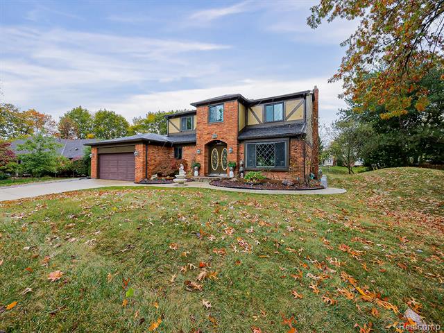 Builiding view two for 5152 Bayside, Troy, MI. 48098