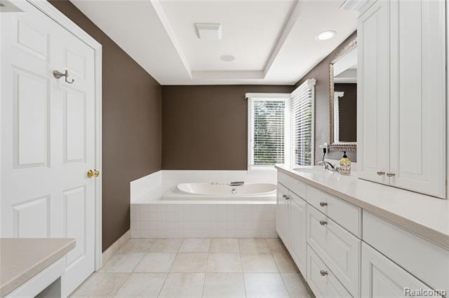 Builiding view fifty seven for 5173 Serena, Troy, MI. 48098
