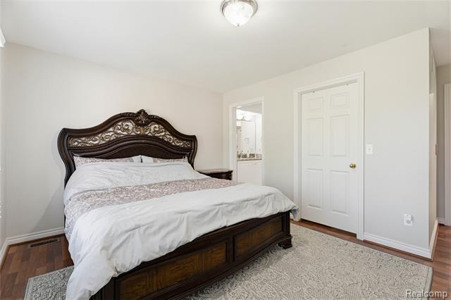 Builiding view forty six for 5173 Serena, Troy, MI. 48098