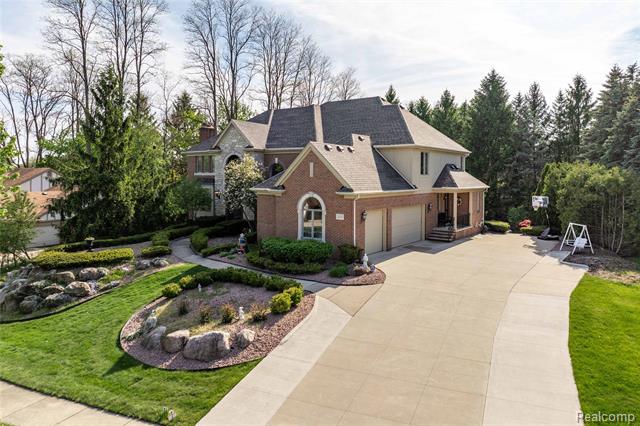 Builiding view ninety two for 5173 Serena, Troy, MI. 48098