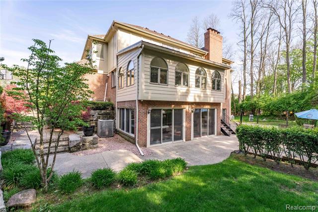 Builiding view seventy eight for 5173 Serena, Troy, MI. 48098
