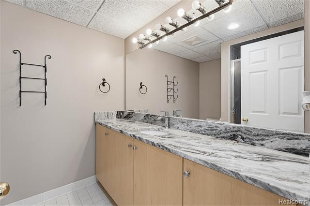 Builiding view seventy four for 5173 Serena, Troy, MI. 48098