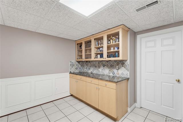 Builiding view sixty five for 5173 Serena, Troy, MI. 48098