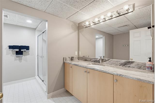 Builiding view sixty seven for 5173 Serena, Troy, MI. 48098