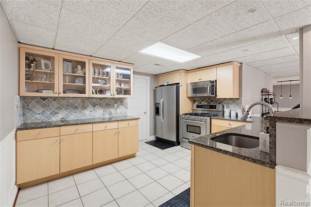 Builiding view sixty three for 5173 Serena, Troy, MI. 48098