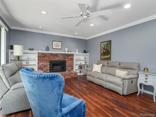 Builiding view ten for 5057 Prentis, Troy, MI. 48085