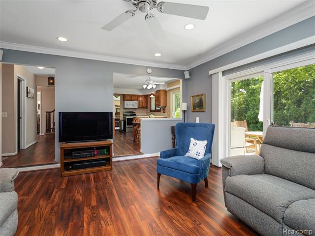 Builiding view thirteen for 5057 Prentis, Troy, MI. 48085