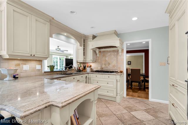 Builiding view eleven for 2620 Wendover, Bloomfield Hills, MI. 48302