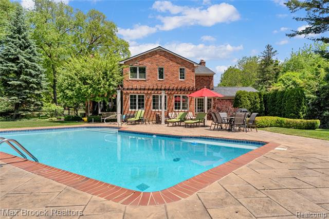 Builiding view forty two for 2620 Wendover, Bloomfield Hills, MI. 48302