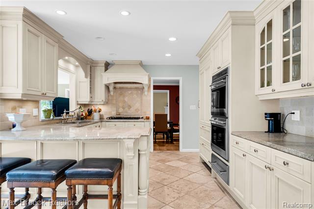Builiding view twelve for 2620 Wendover, Bloomfield Hills, MI. 48302