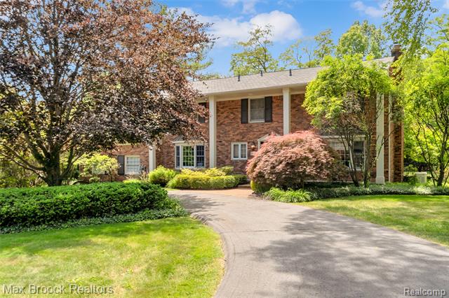 front view for 2620 Wendover Rd, Bloomfield Hills, Mi. 48302