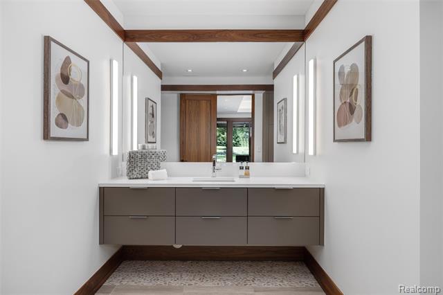 Builiding view fifty one for 2700 Squirrel, Bloomfield Hills, MI. 48304