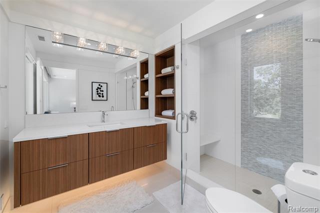 Builiding view forty seven for 2700 Squirrel, Bloomfield Hills, MI. 48304