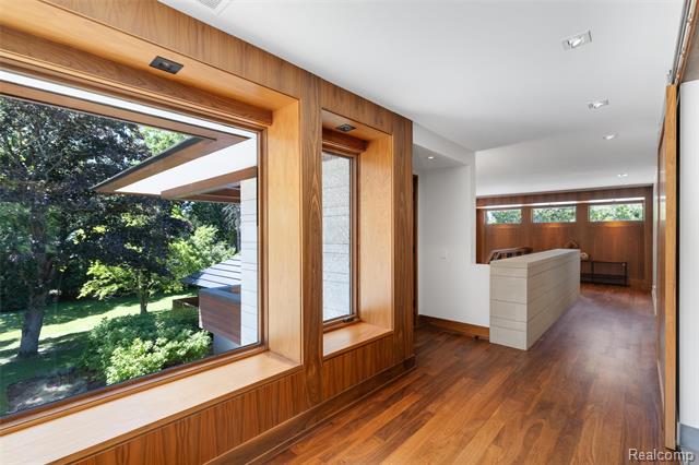 Builiding view forty three for 2700 Squirrel, Bloomfield Hills, MI. 48304