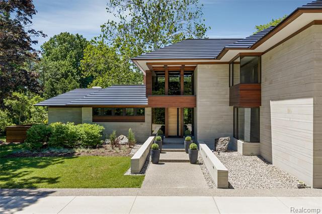 Builiding view seventy one for 2700 Squirrel, Bloomfield Hills, MI. 48304