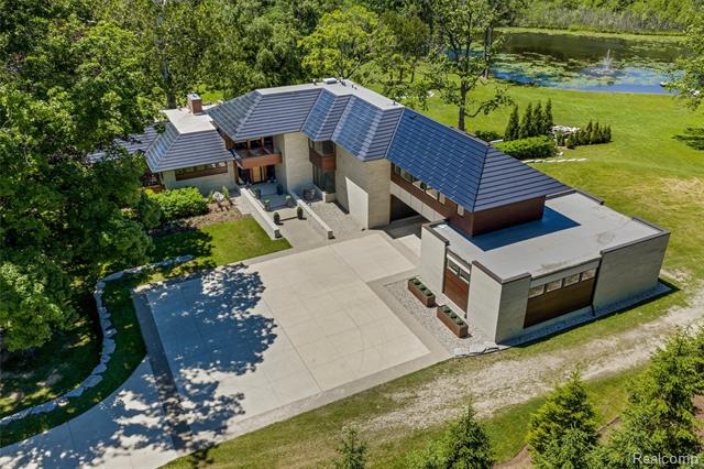 Builiding view seventy seven for 2700 Squirrel, Bloomfield Hills, MI. 48304