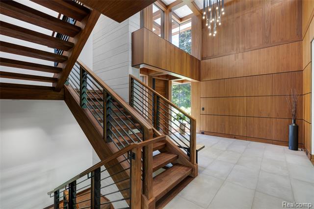 Builiding view six for 2700 Squirrel, Bloomfield Hills, MI. 48304