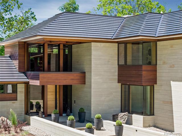 Builiding view sixty eight for 2700 Squirrel, Bloomfield Hills, MI. 48304