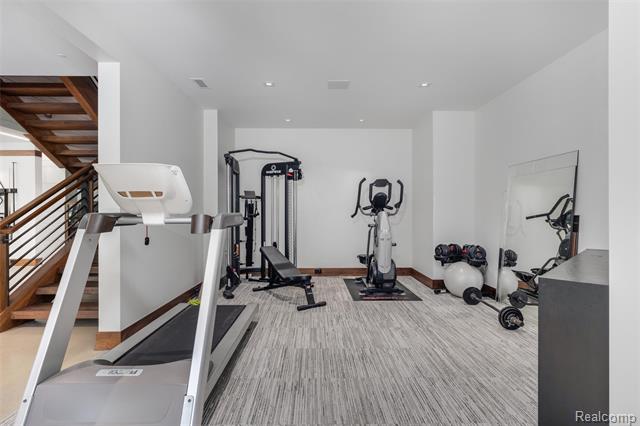 Builiding view sixty seven for 2700 Squirrel, Bloomfield Hills, MI. 48304