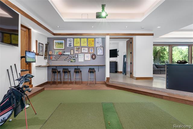Builiding view sixty three for 2700 Squirrel, Bloomfield Hills, MI. 48304