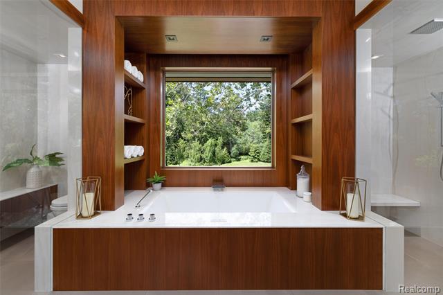 Builiding view thirty three for 2700 Squirrel, Bloomfield Hills, MI. 48304