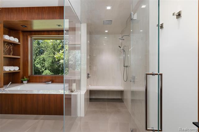 Builiding view thirty for 2700 Squirrel, Bloomfield Hills, MI. 48304