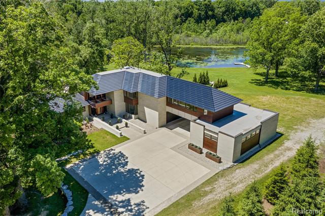 Builiding view three for 2700 Squirrel, Bloomfield Hills, MI. 48304