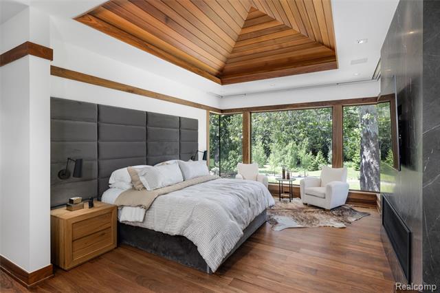 Builiding view twenty eight for 2700 Squirrel, Bloomfield Hills, MI. 48304