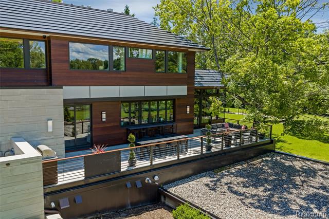 Builiding view two for 2700 Squirrel, Bloomfield Hills, MI. 48304