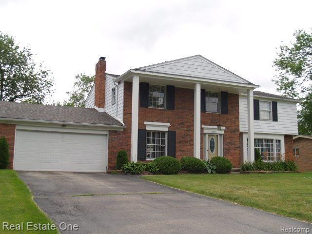 front view for 2615 Warwick Dr, Bloomfield Hills, Mi. 48304