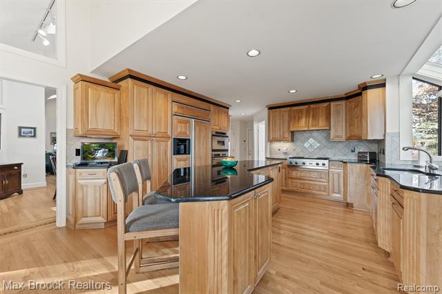 Builiding view twelve for 363 Sycamore, Bloomfield Hills, MI. 48302