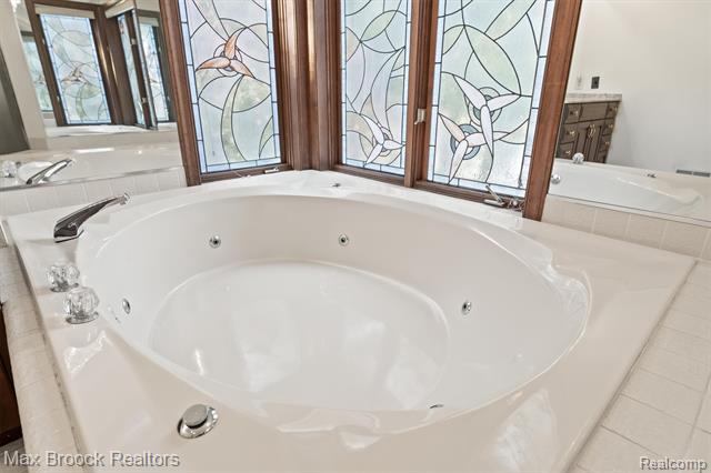 Builiding view twenty nine for 363 Sycamore, Bloomfield Hills, MI. 48302