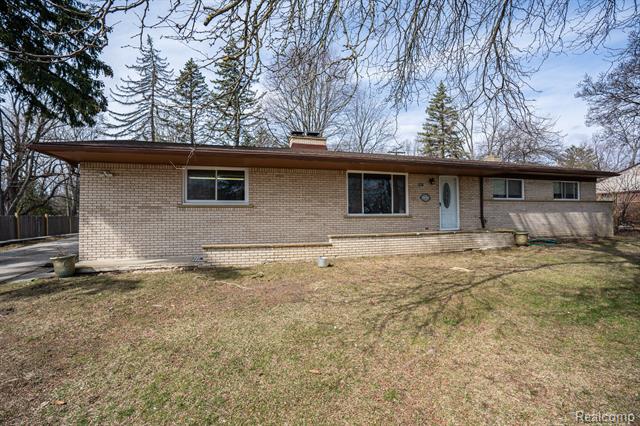 front view for 5661 Livernois Rd, Troy, Mi. 48098