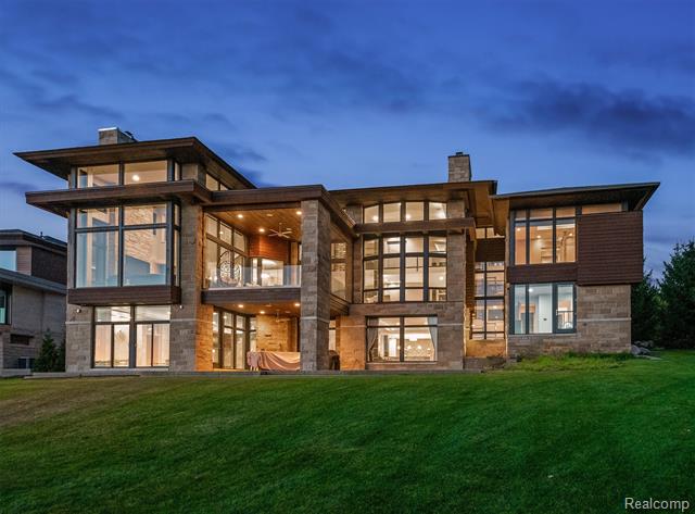 Builiding view fifty five for 2657 Turtle Shores, Bloomfield Hills, MI. 48302