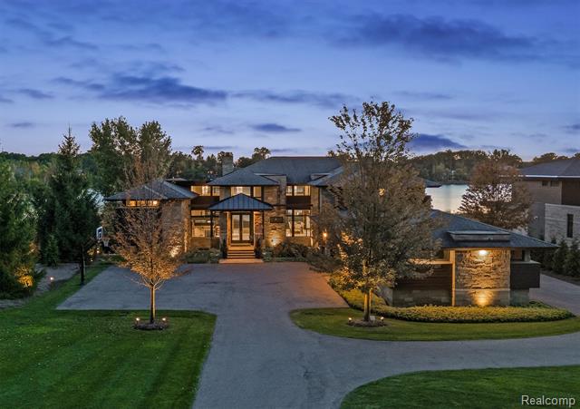 Builiding view fifty six for 2657 Turtle Shores, Bloomfield Hills, MI. 48302