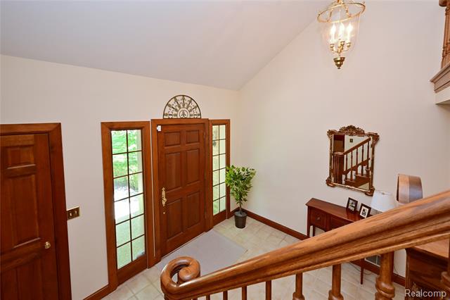 Builiding view twenty seven for 5684 Sussex, Troy, MI. 48098